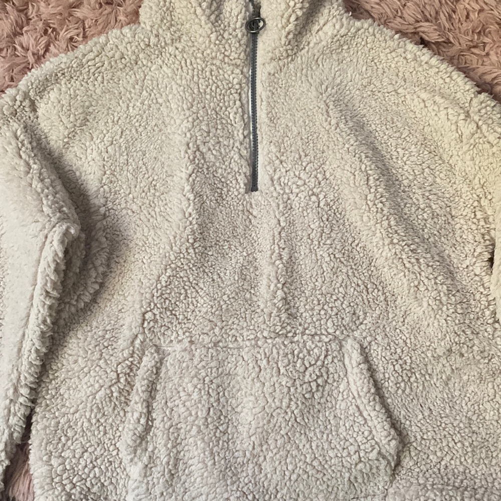 kohls white Sherpa size medium!